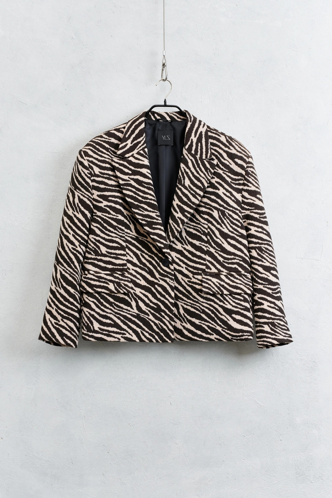 Marynarka damska ze zwierzęcym printem Safari brązowa