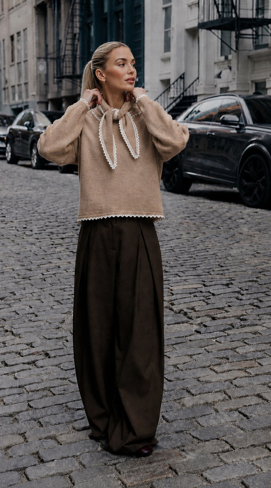 Sweter damski Collar taupe