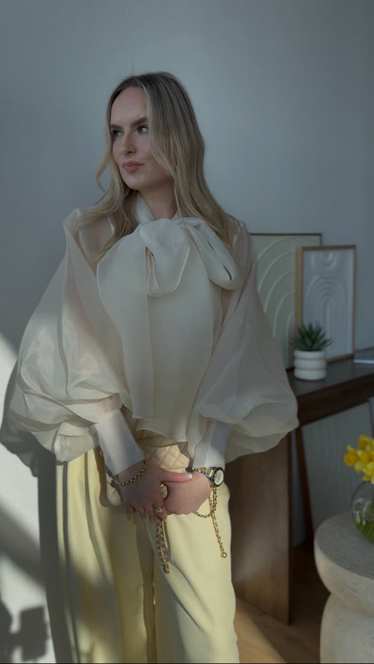 Koszula damska z wiązaną kokardą Bow kremowa