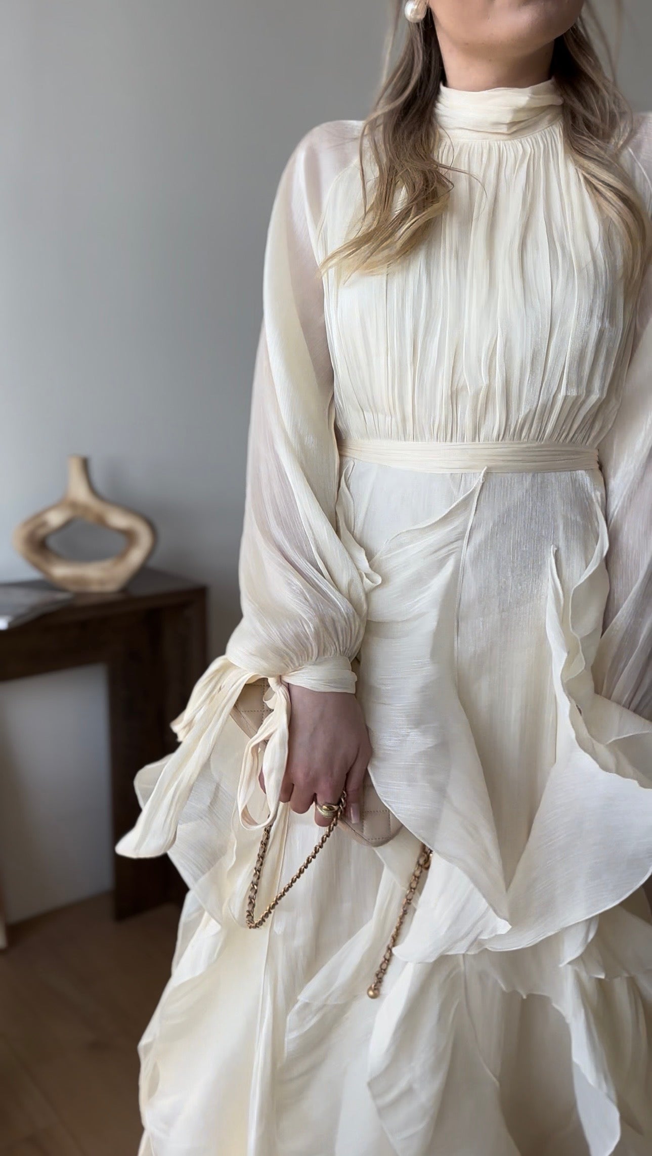 Sukienka damska Flow Elegance z falbanami maxi beżowa