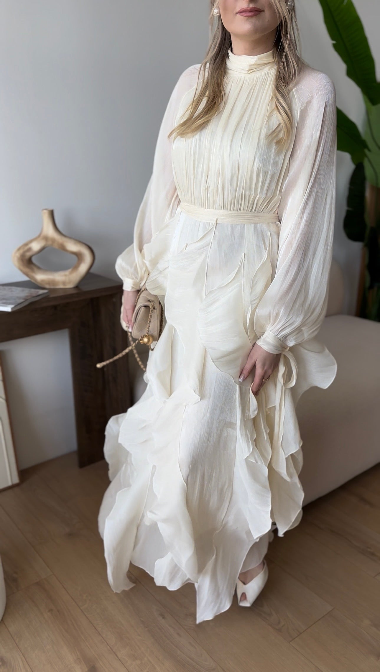 Sukienka damska Flow Elegance z falbanami maxi beżowa