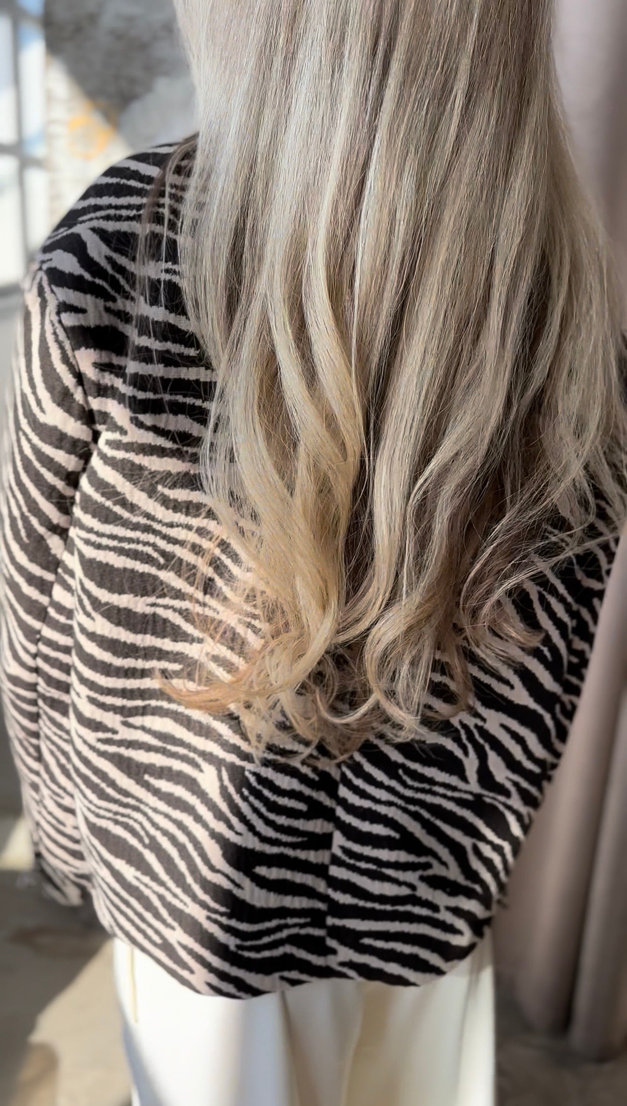 Marynarka damska ze zwierzęcym printem Safari brązowa