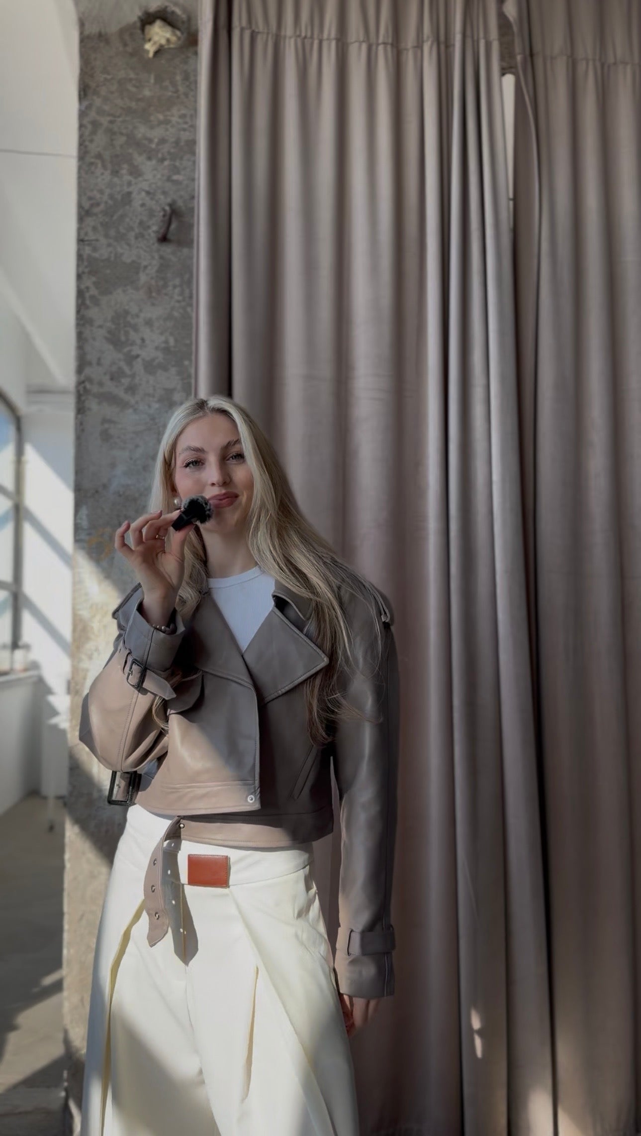 Kurtka damska typu ramoneska Alessia ciemny beż