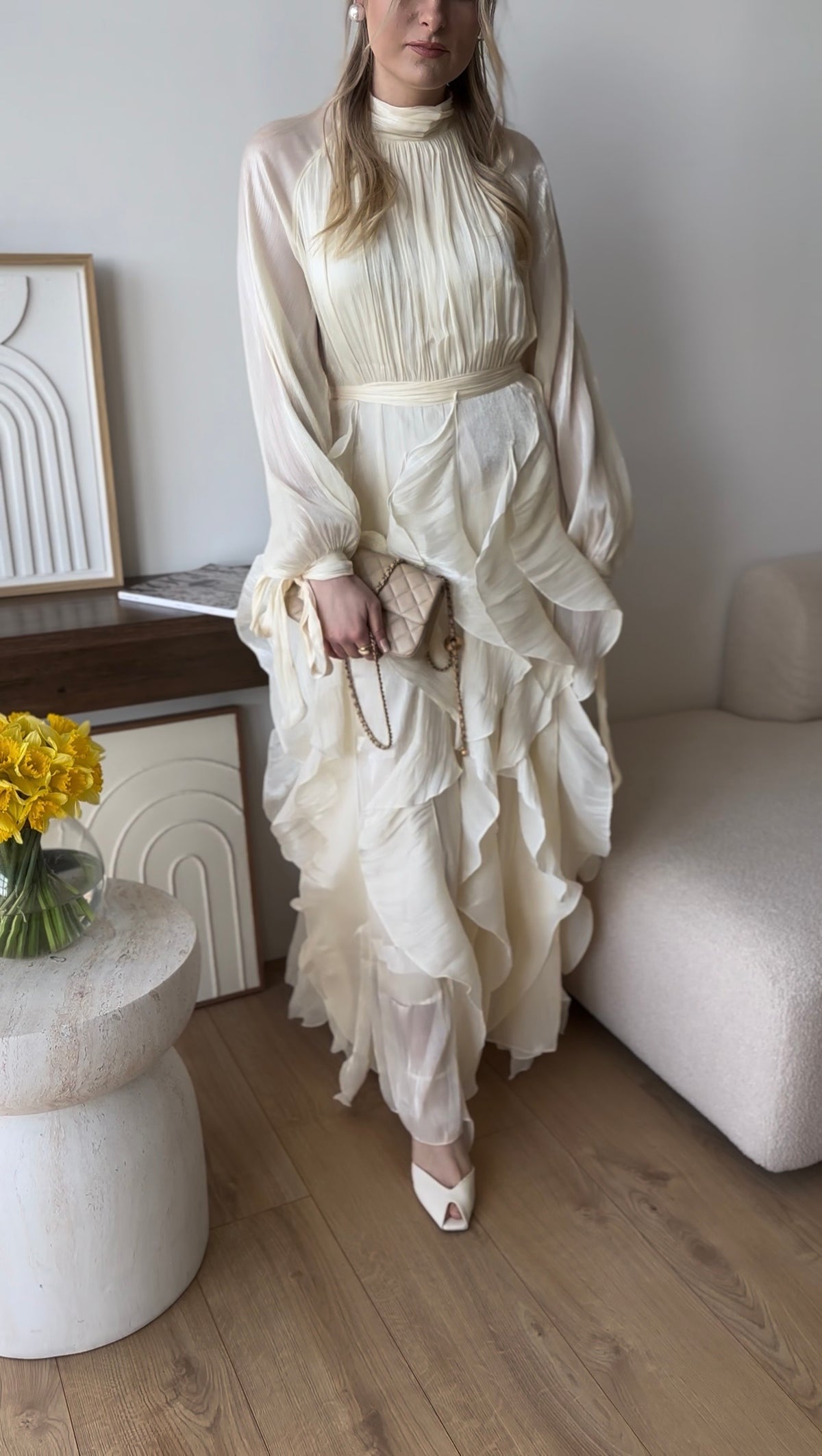 Sukienka damska Flow Elegance z falbanami maxi beżowa