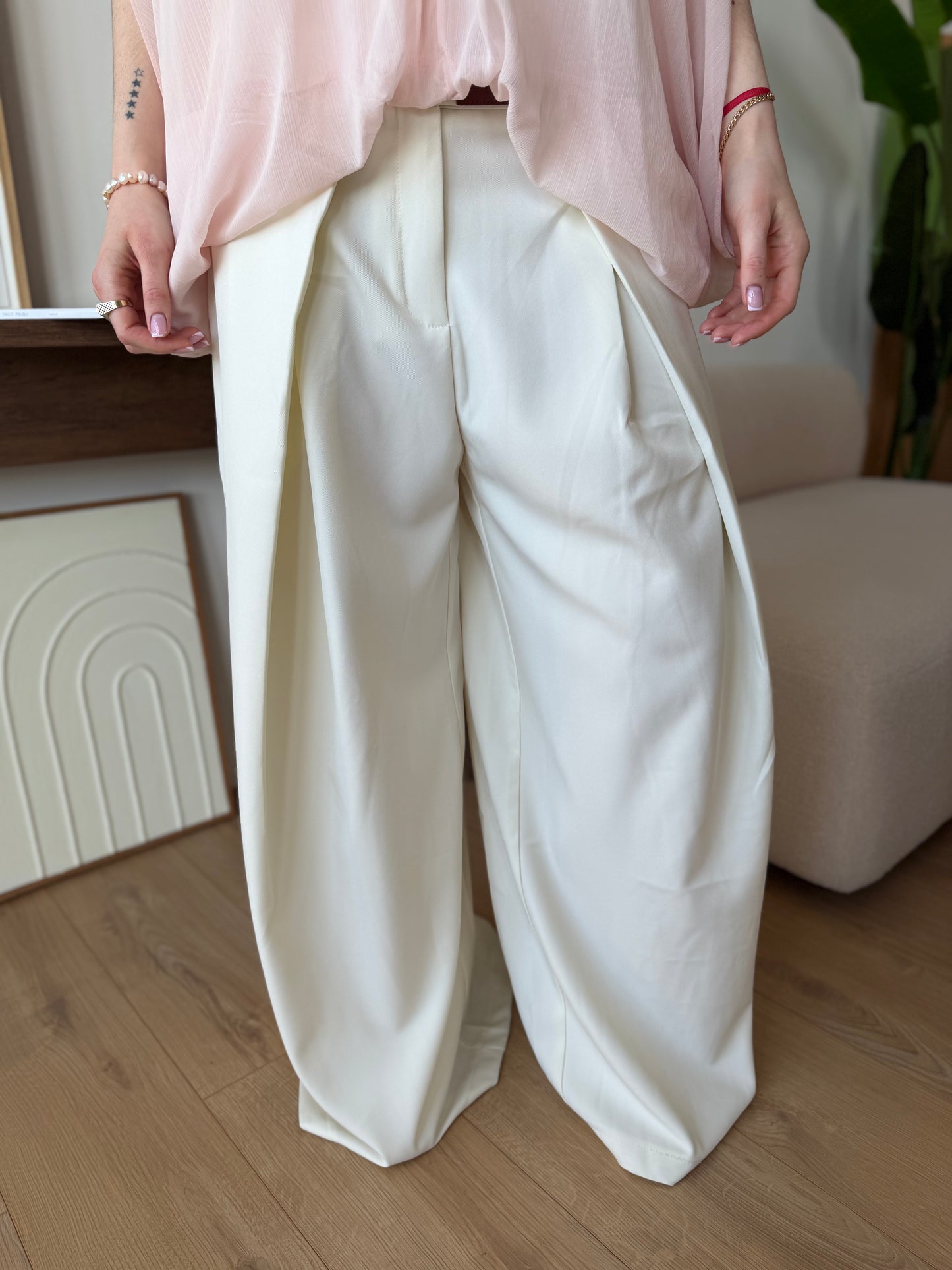 Spodnie damskie wide leg z wysokim stanem Creamy Elegance kremowe