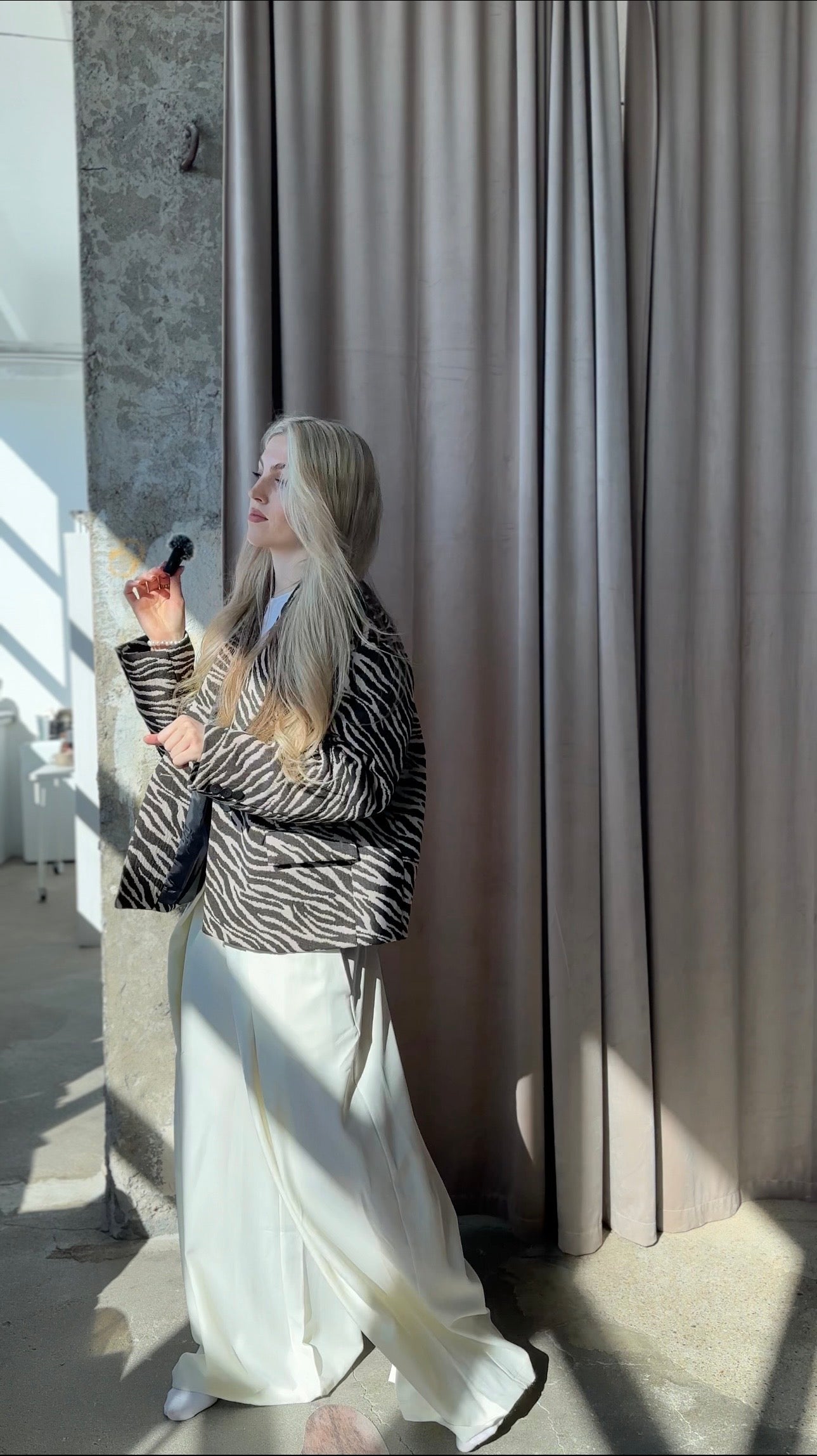 Marynarka damska ze zwierzęcym printem Safari brązowa