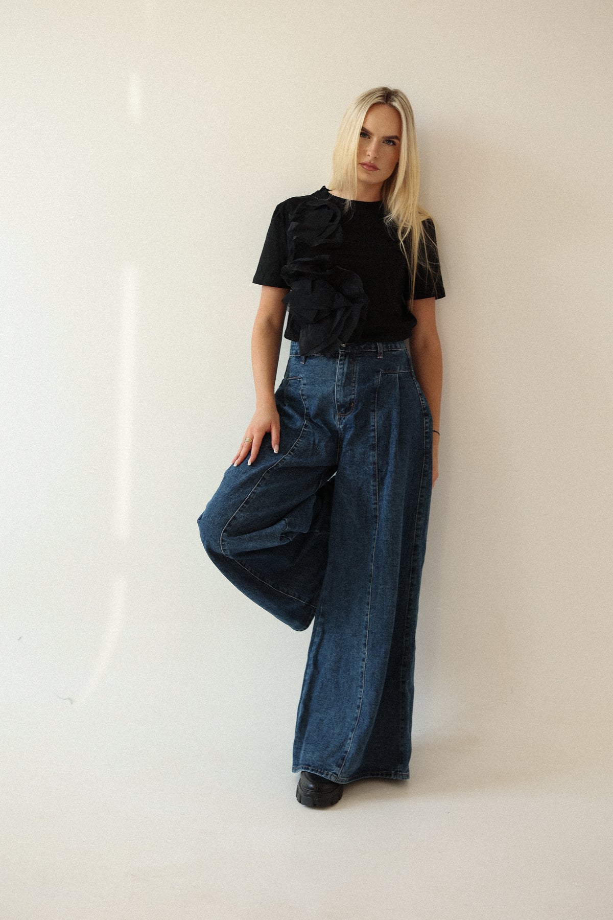 Jeansy damskie rozszerzane Wide granatowe