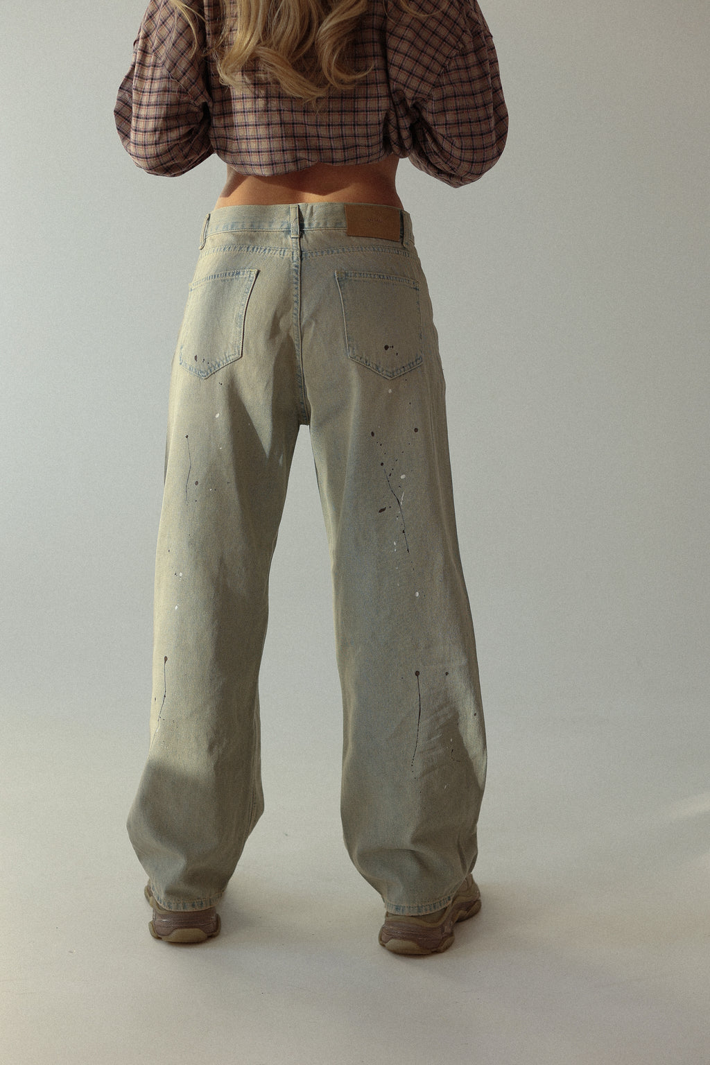 Jeansy damskie wide leg z plamkami Splash